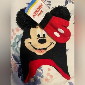 SOLD ❌New Mickey Mouse 2-4T Toddler Hat & Mittens Set?;